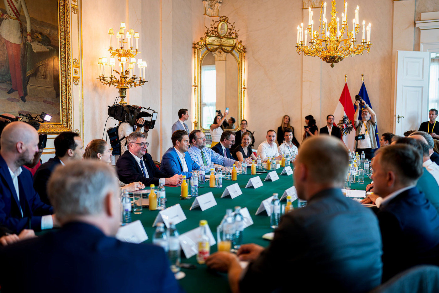Staatssekretär Alexander Pröll mit Staatssekretär Jörg Leichtfried und Staatssekretär Josef Schellhorn beim ersten Reformpartnerschaftstreffen